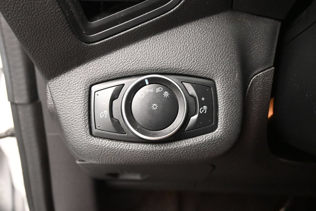 Certified 2017 Ford C-MAX SE FWD image 13
