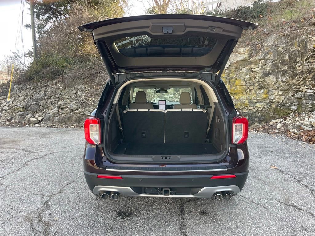 Certified 2022 Ford Explorer Platinum w/ Equipment Group 601A image 9