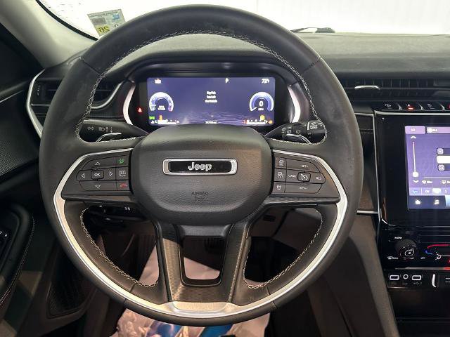 Used 2023 Jeep Grand Cherokee Laredo RWD image 14