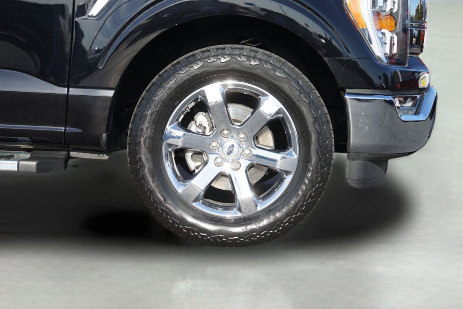 Certified 2023 Ford F150 Lariat w/ Trailer Tow Package RWD image 4