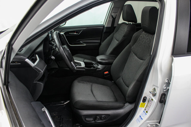 Used 2021 Toyota RAV4 XLE w/ Convenience Package AWD/4WD image 10