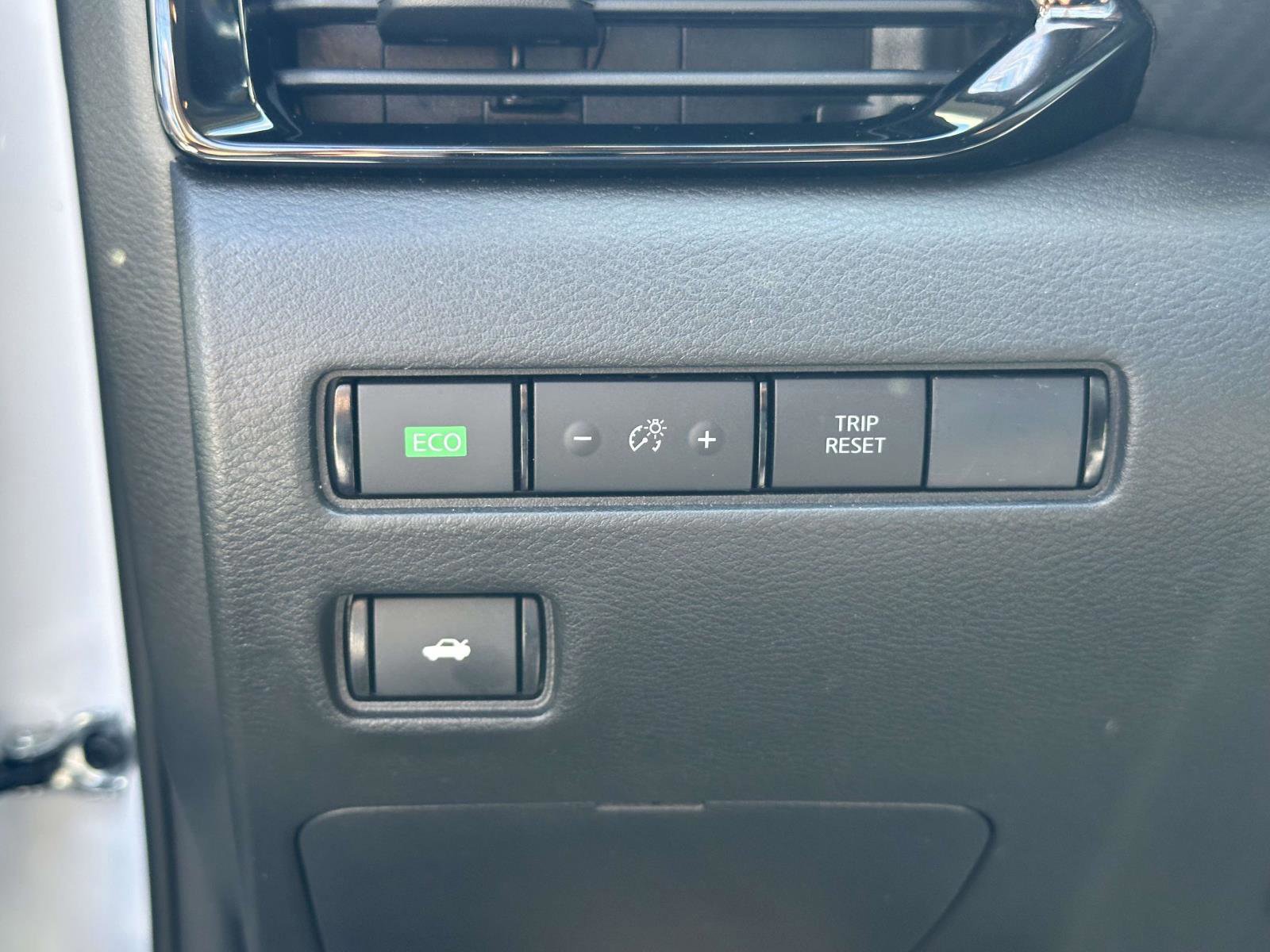 Used 2024 Nissan Sentra SV image 31