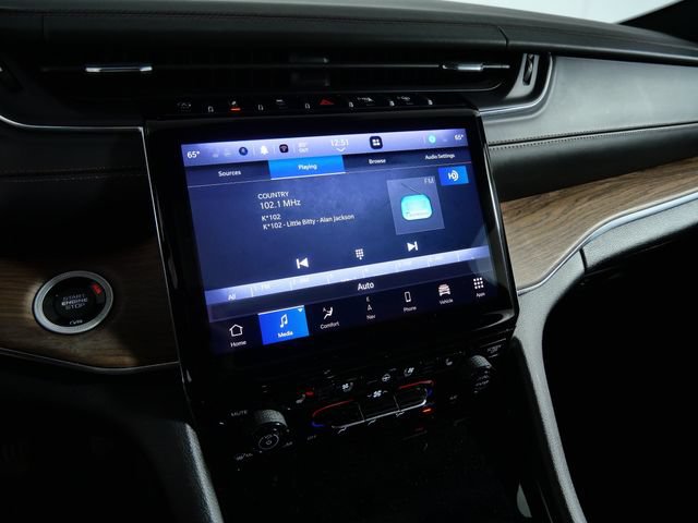 Used 2023 Jeep Grand Cherokee L Summit w/ Luxury Tech Group V AWD/4WD image 21