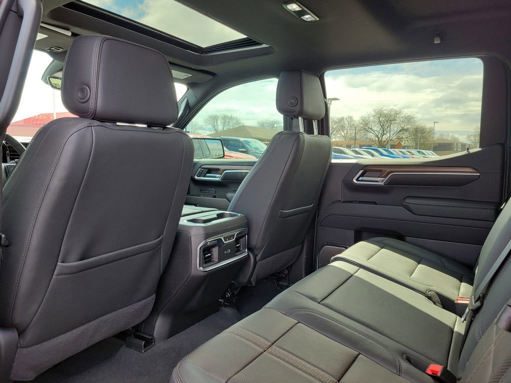 Used 2024 Chevrolet Silverado 1500 High Country w/ High Country Premium Package image 15