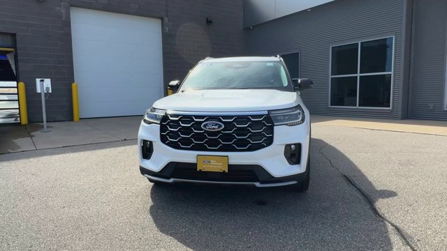 Certified 2025 Ford Explorer Platinum w/ Ultimate Package AWD/4WD image 4