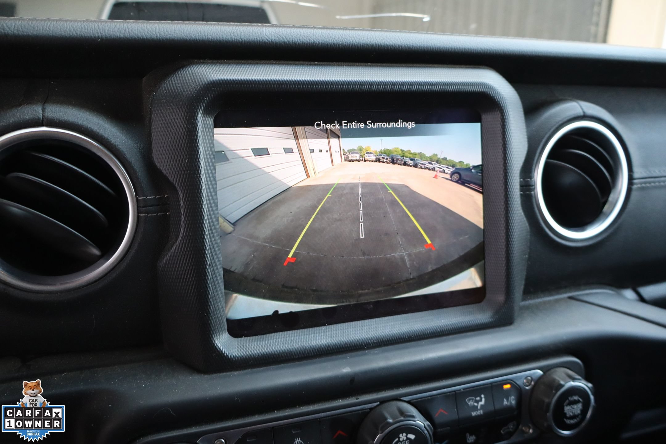 Used 2021 Jeep Wrangler Unlimited Sahara AWD/4WD image 23