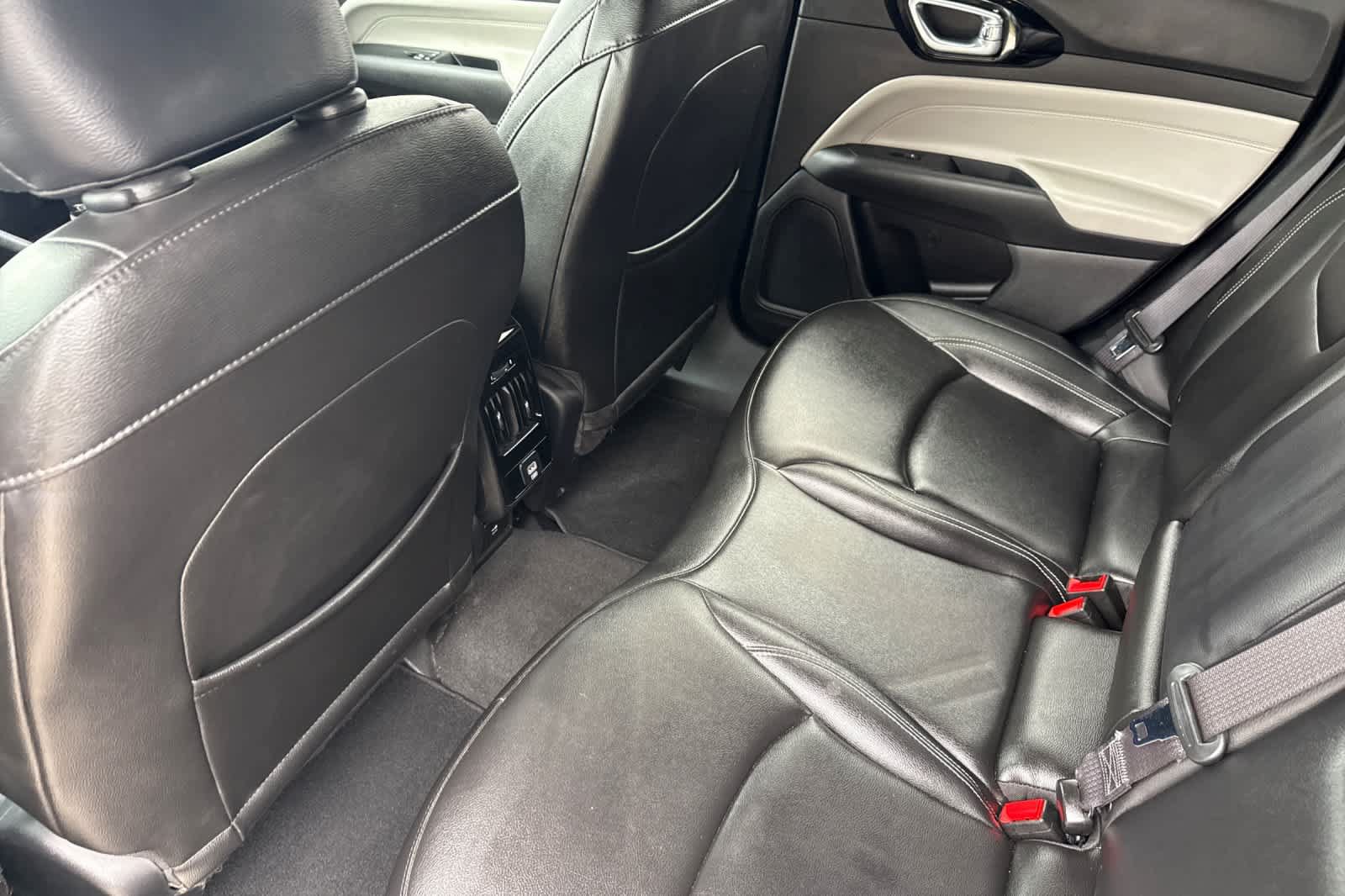 Used 2025 Jeep Compass Limited AWD/4WD image 4