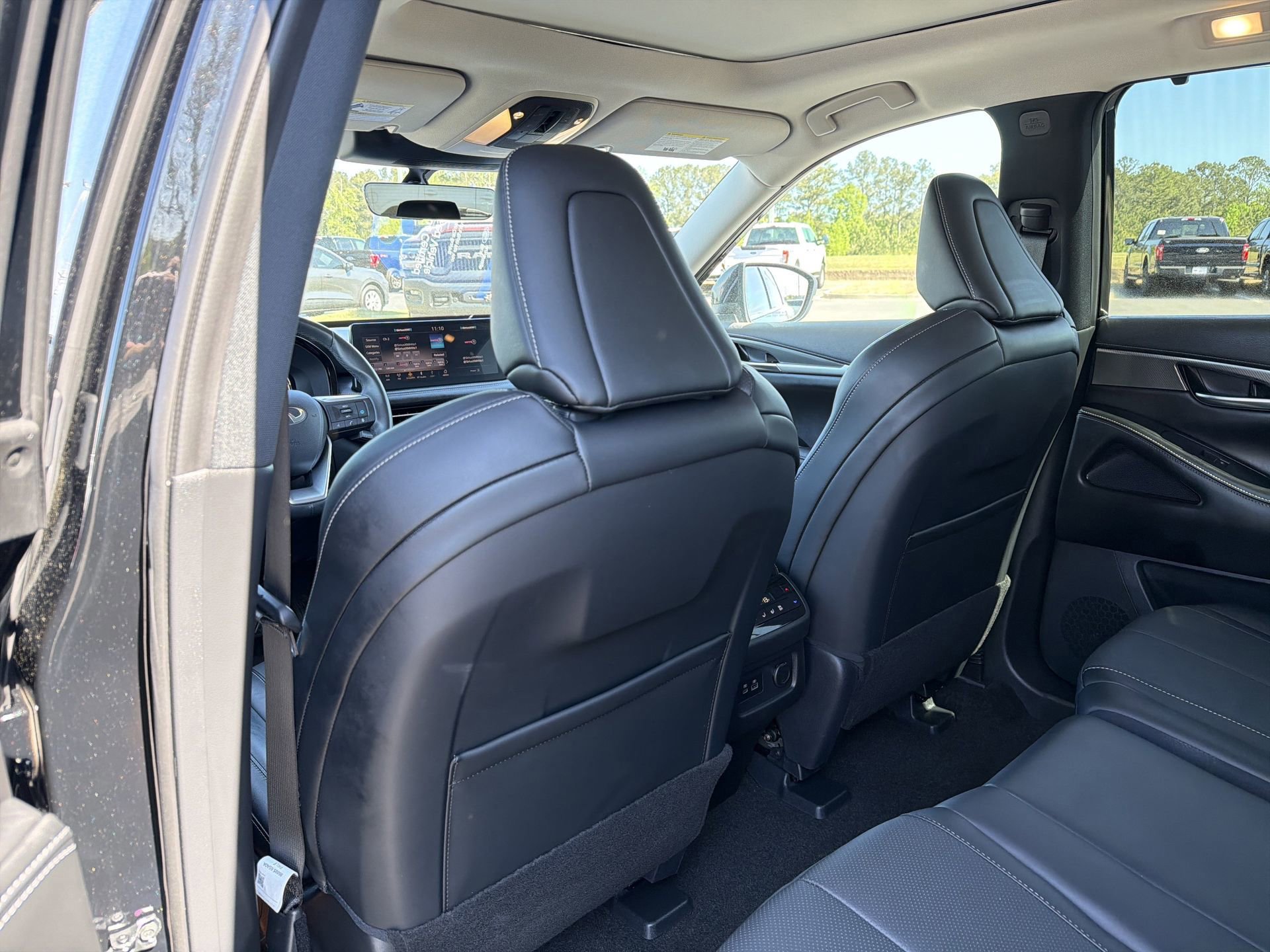 Used 2023 INFINITI QX60 Luxe w/ Cargo Package FWD image 29