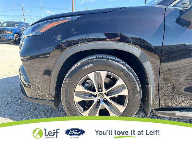 Used 2022 Toyota Highlander XLE image 24