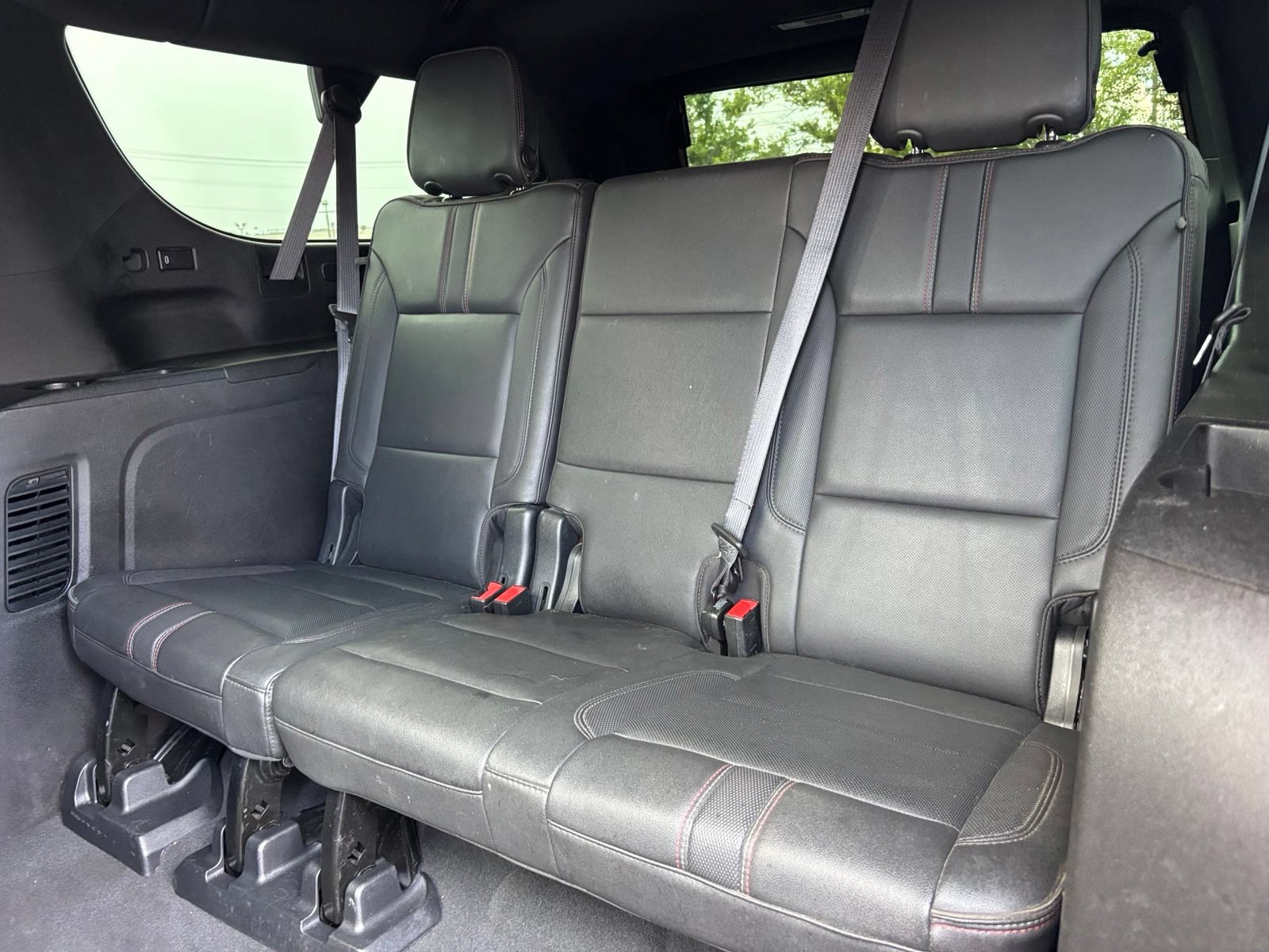 Used 2021 Chevrolet Suburban RST w/ Luxury Package AWD/4WD image 16