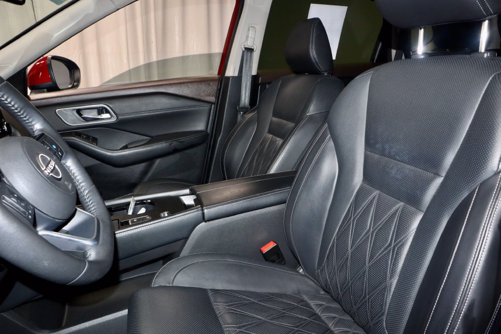 Used 2023 Nissan Rogue Platinum FWD image 26