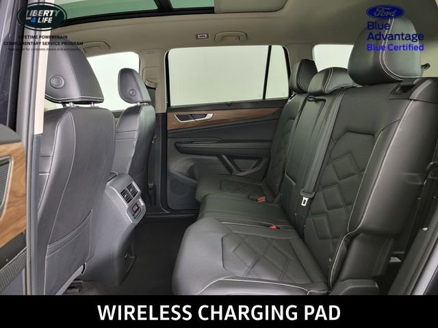 Used 2024 Volkswagen Atlas SE AWD/4WD image 16