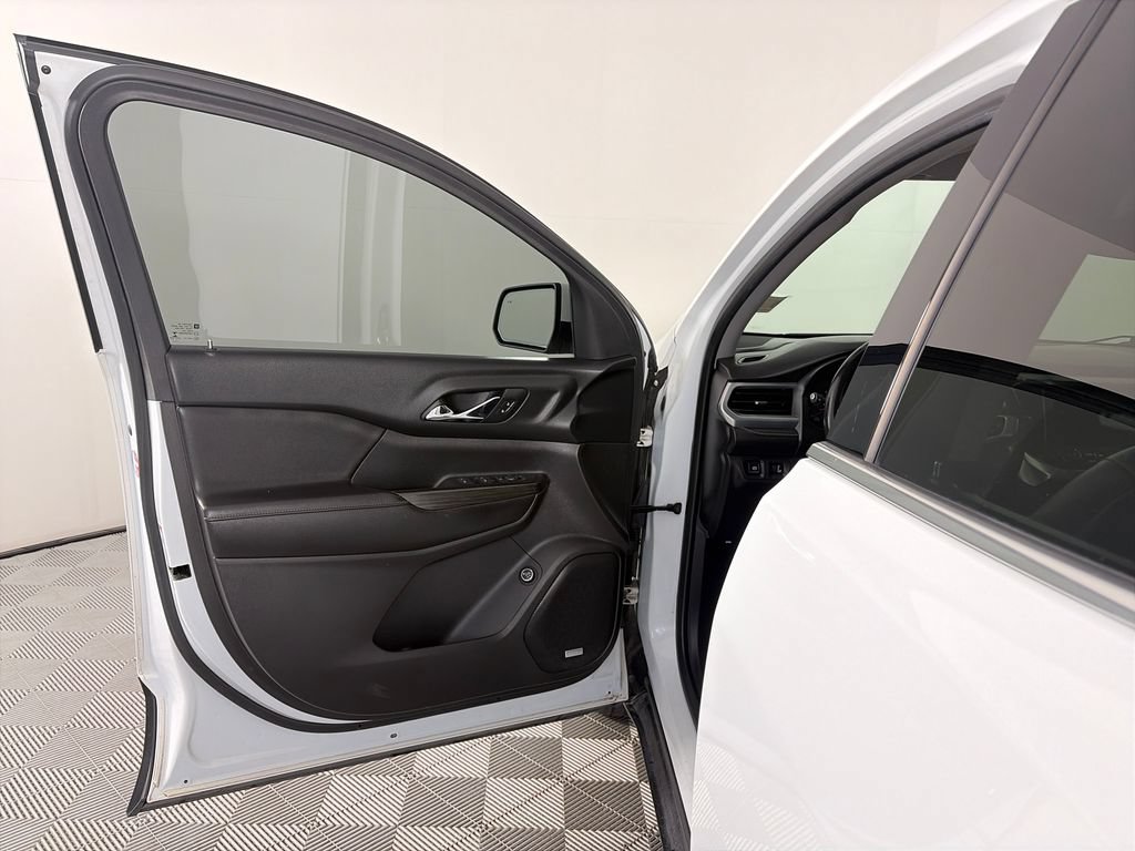 Used 2018 GMC Acadia SLT AWD/4WD image 10
