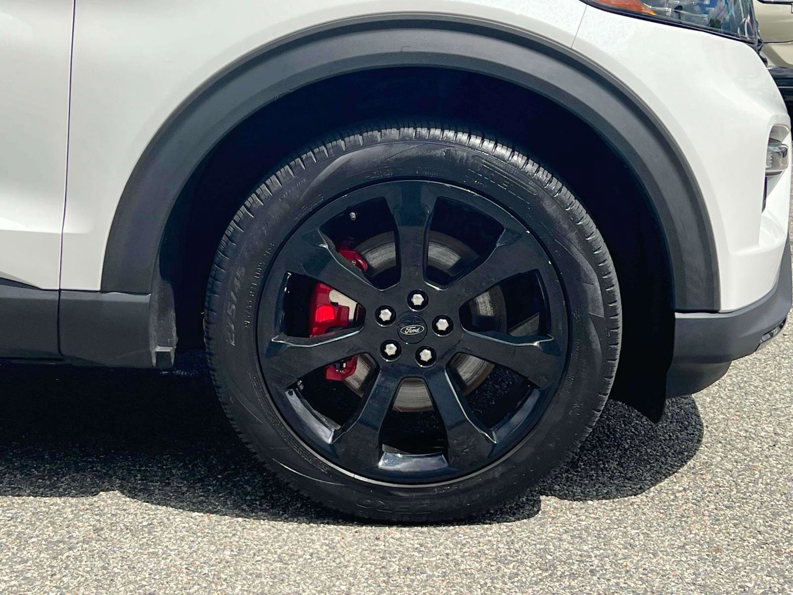 Certified 2022 Ford Explorer ST w/ ST Street Pack image 8