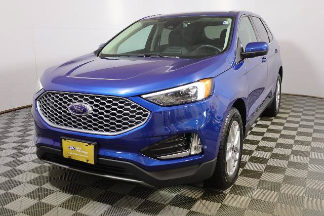 Certified 2023 Ford Edge SEL w/ Convenience Package AWD/4WD image 3