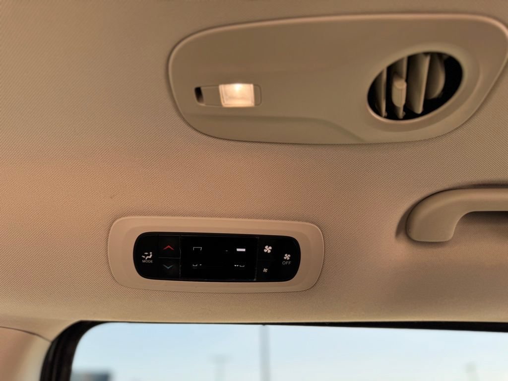 Used 2023 Chrysler Voyager LX FWD image 37