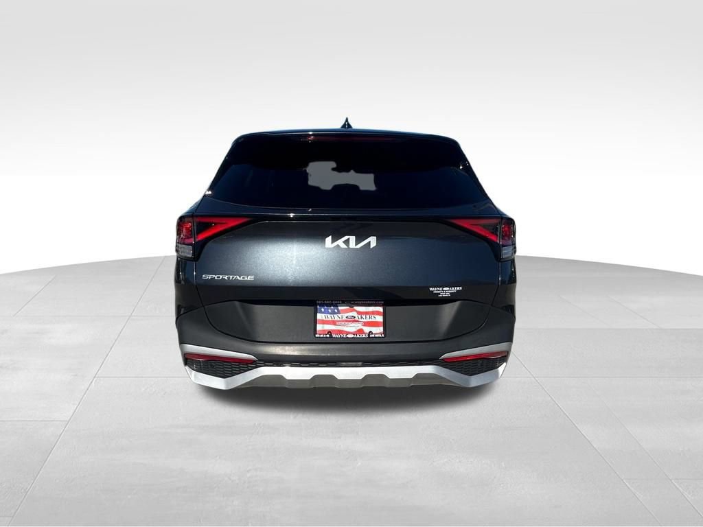 Used 2024 Kia Sportage EX image 4