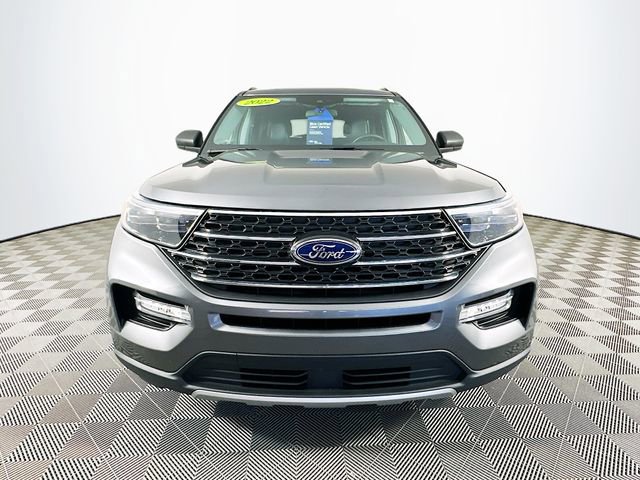 Certified 2022 Ford Explorer XLT w/ Equipment Group 202A image 5