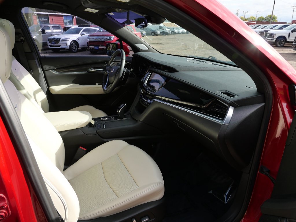 Used 2024 Cadillac XT6 Sport AWD/4WD image 11