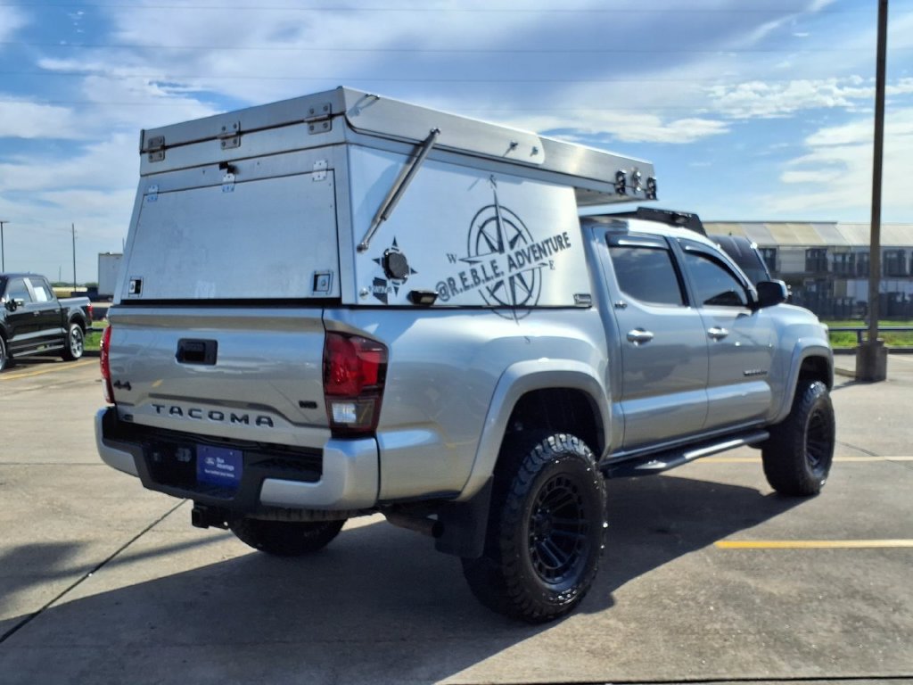 Used 2022 Toyota Tacoma SR5 w/ Technology Package AWD/4WD image 2