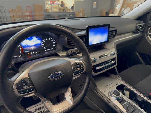 Certified 2024 Ford Explorer XLT image 9