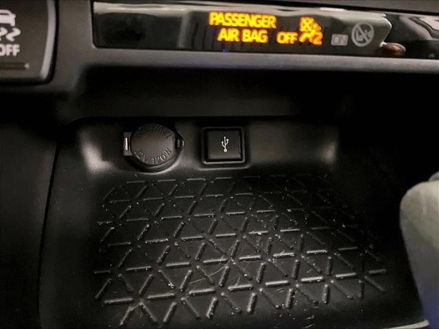 Used 2021 Toyota RAV4 LE AWD/4WD image 31