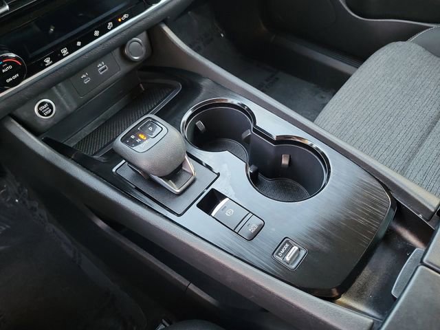 Used 2023 Nissan Rogue SV image 16