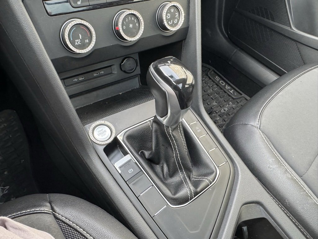 Used 2022 Volkswagen Taos SE w/ Panoramic Sunroof Package image 23