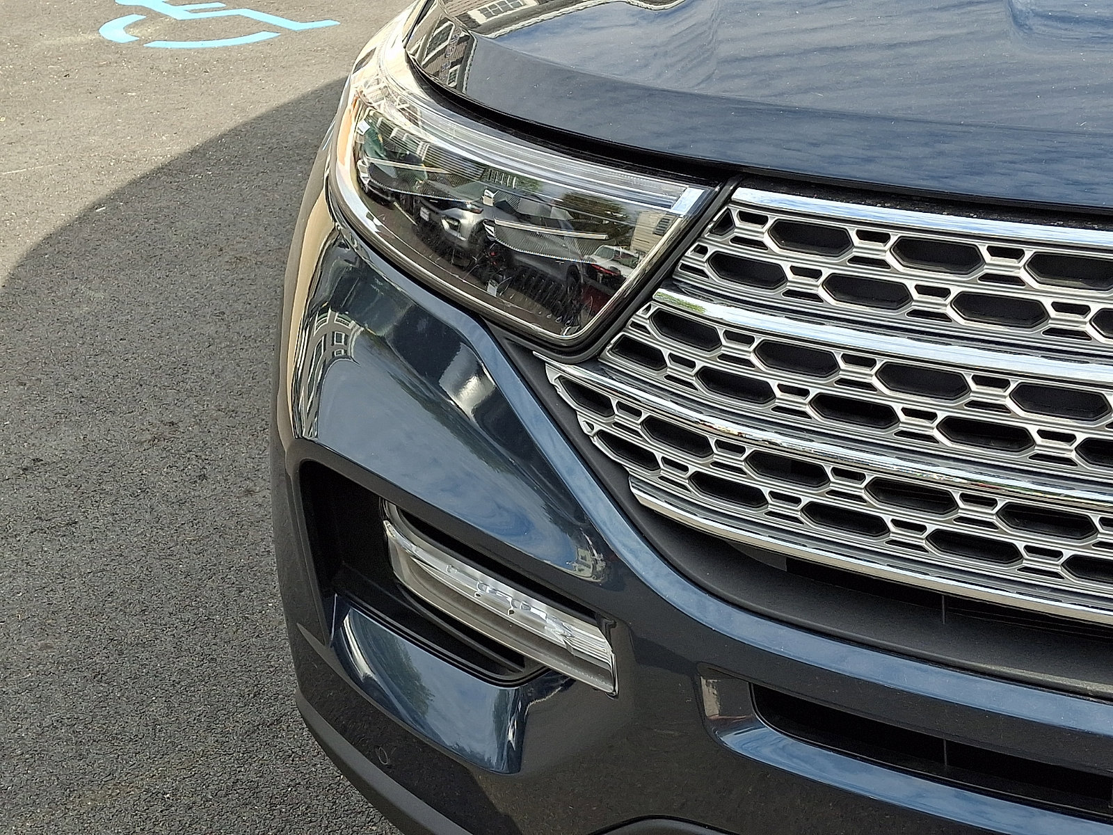 Certified 2023 Ford Explorer Limited w/ Equipment Group 301A AWD/4WD image 10