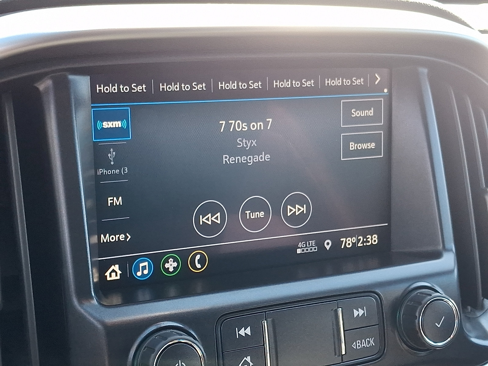 Used 2021 Chevrolet Colorado LT w/ Redline Special Edition AWD/4WD image 17