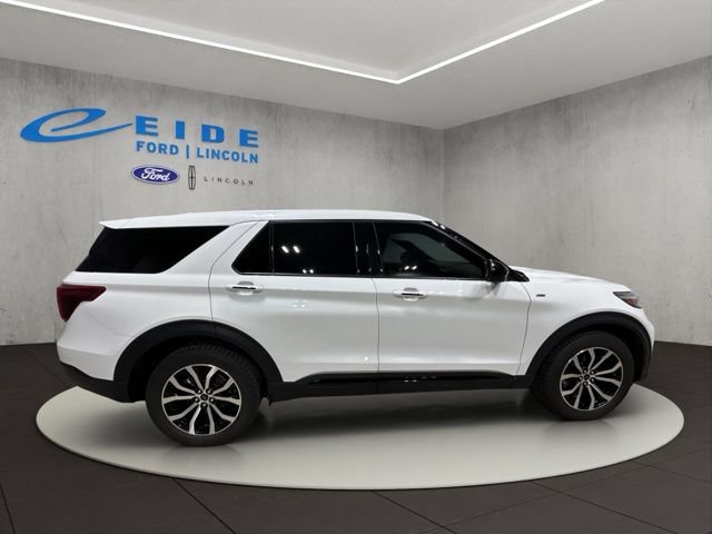 Certified 2022 Ford Explorer ST-Line AWD/4WD image 7
