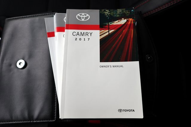 Used 2017 Toyota Camry SE image 32
