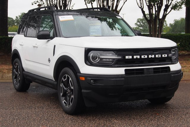 Certified 2023 Ford Bronco Sport Outer Banks w/ Tech Package AWD/4WD image 1