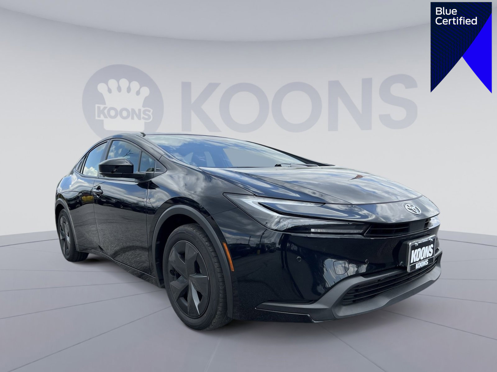 Used 2025 Toyota Prius LE image 1