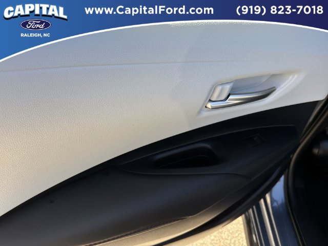 Used 2025 Toyota Corolla SE FWD image 17