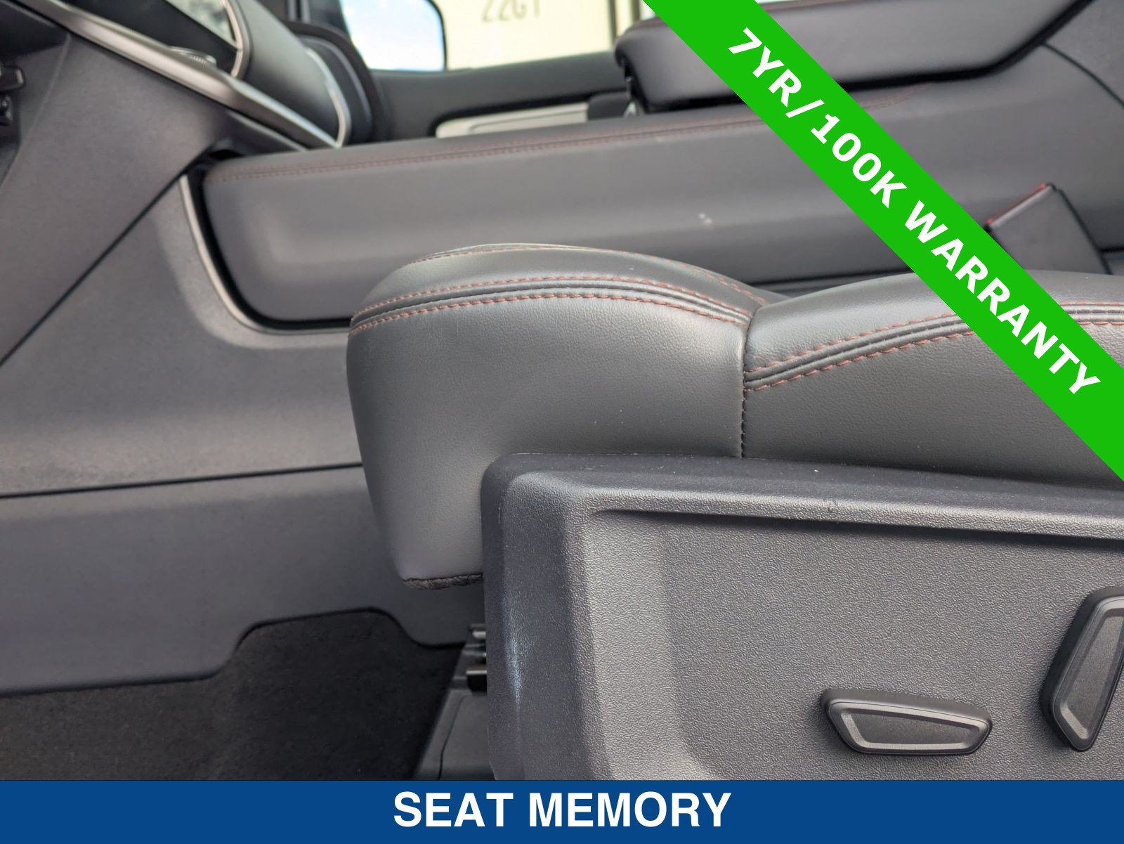 Certified 2025 Ford Expedition Active AWD/4WD image 27