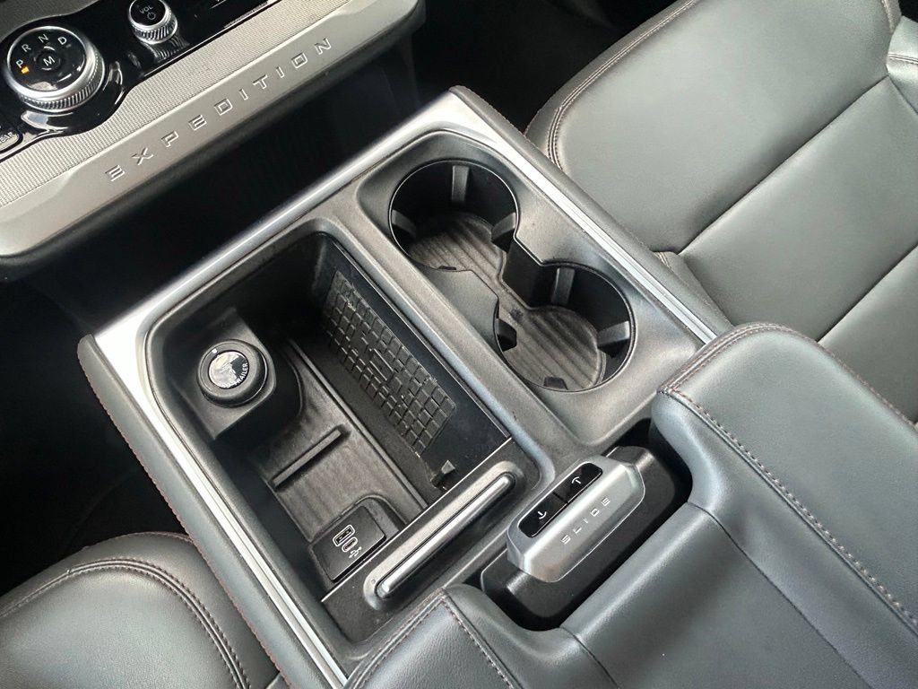 Certified 2025 Ford Expedition Active AWD/4WD image 17