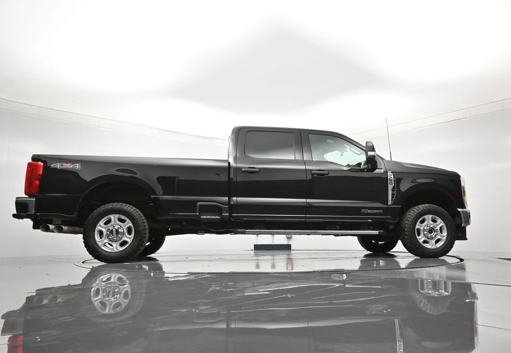 Certified 2025 Ford F250 XLT image 40