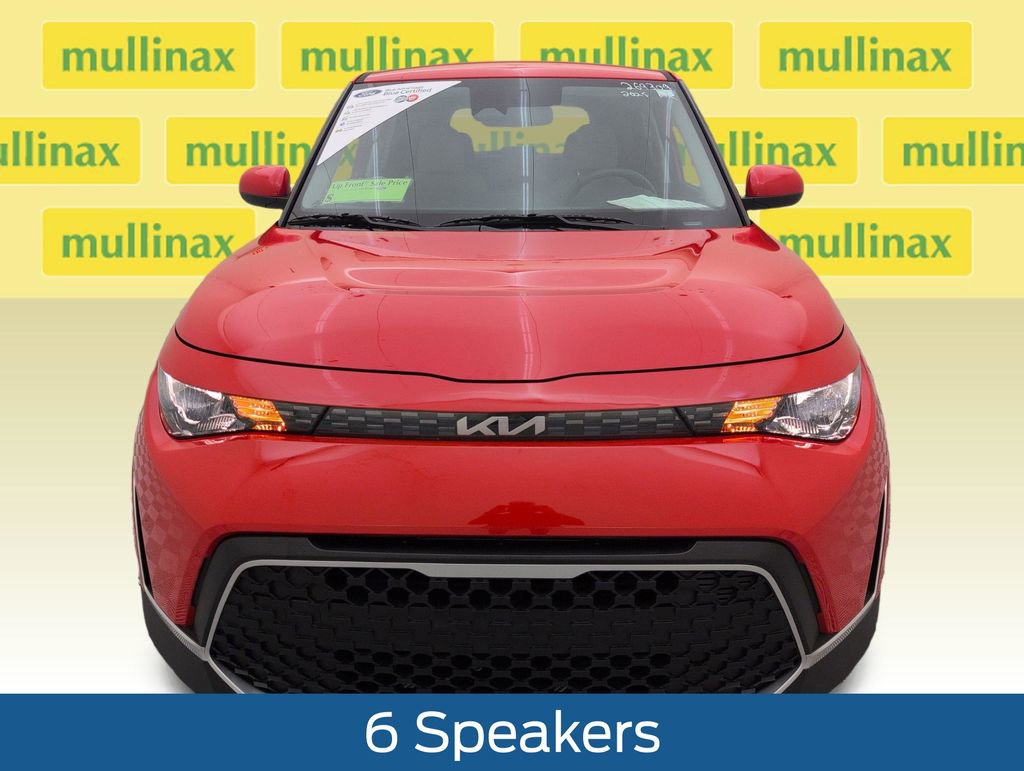 Used 2025 Kia Soul LX w/ LX Technology Package FWD image 14