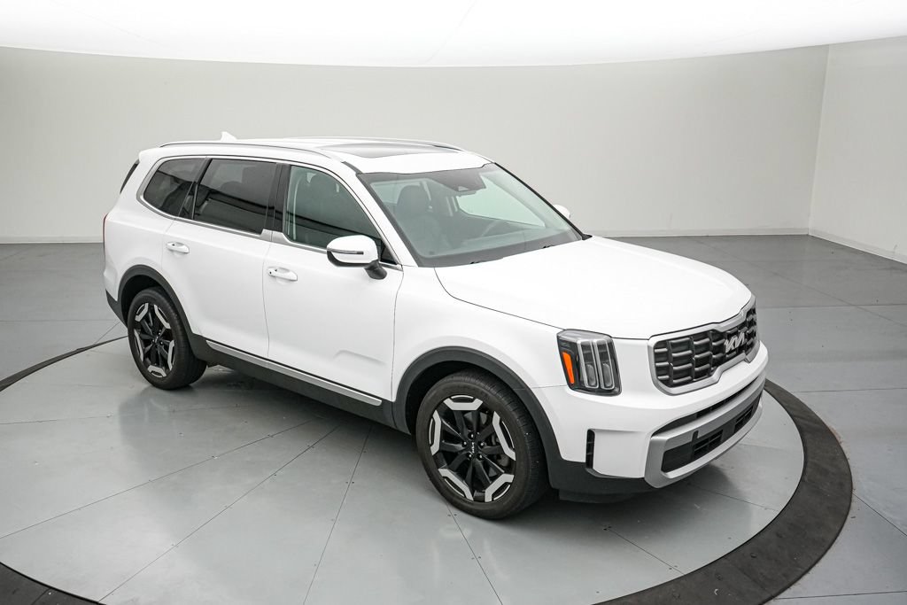 Used 2023 Kia Telluride S w/ S Sunroof Package AWD/4WD image 2