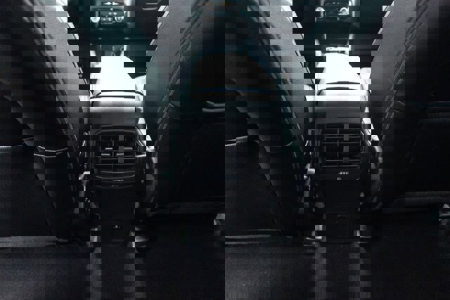 Certified 2025 Ford Escape Platinum w/ Premium Technology Package image 10