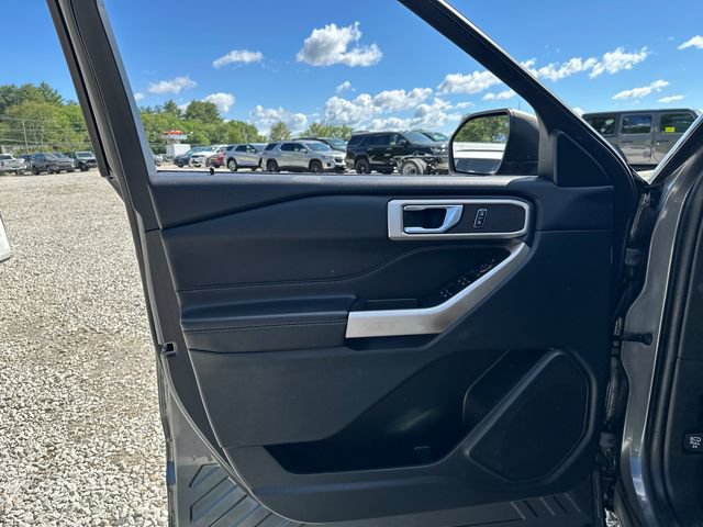 Certified 2023 Ford Explorer XLT w/ Equipment Group 202A AWD/4WD image 25