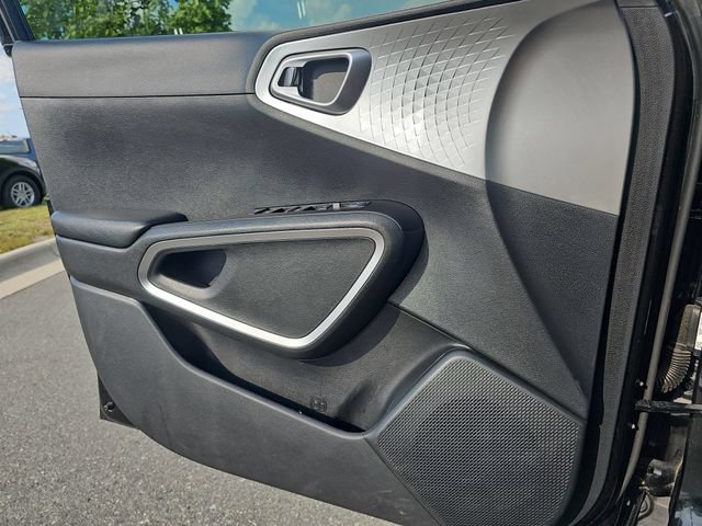 Used 2024 Kia Soul S FWD image 27