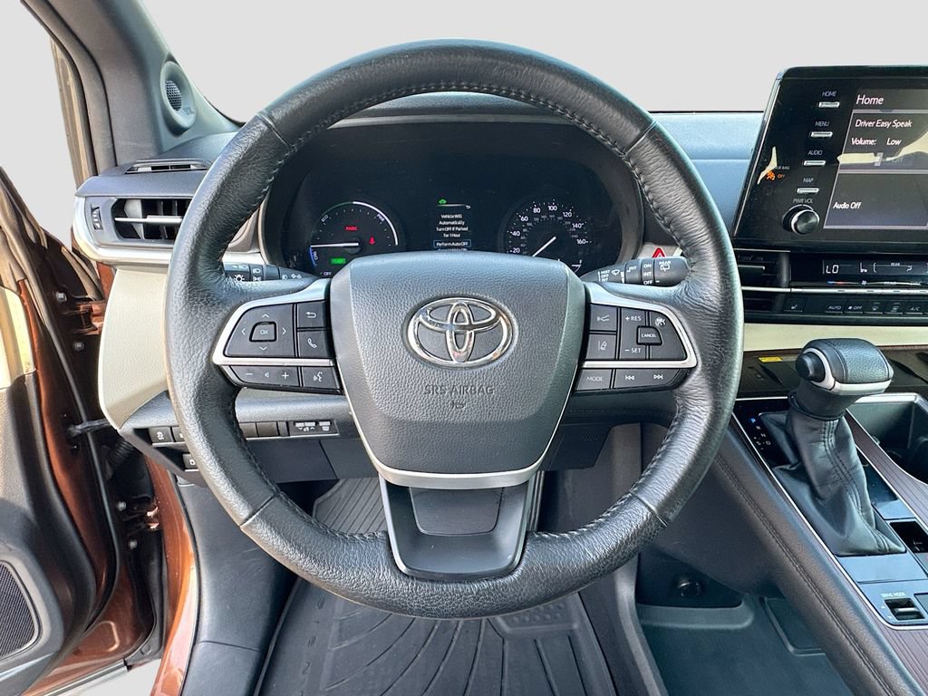 Used 2022 Toyota Sienna XLE w/ XLE Plus Package FWD image 11