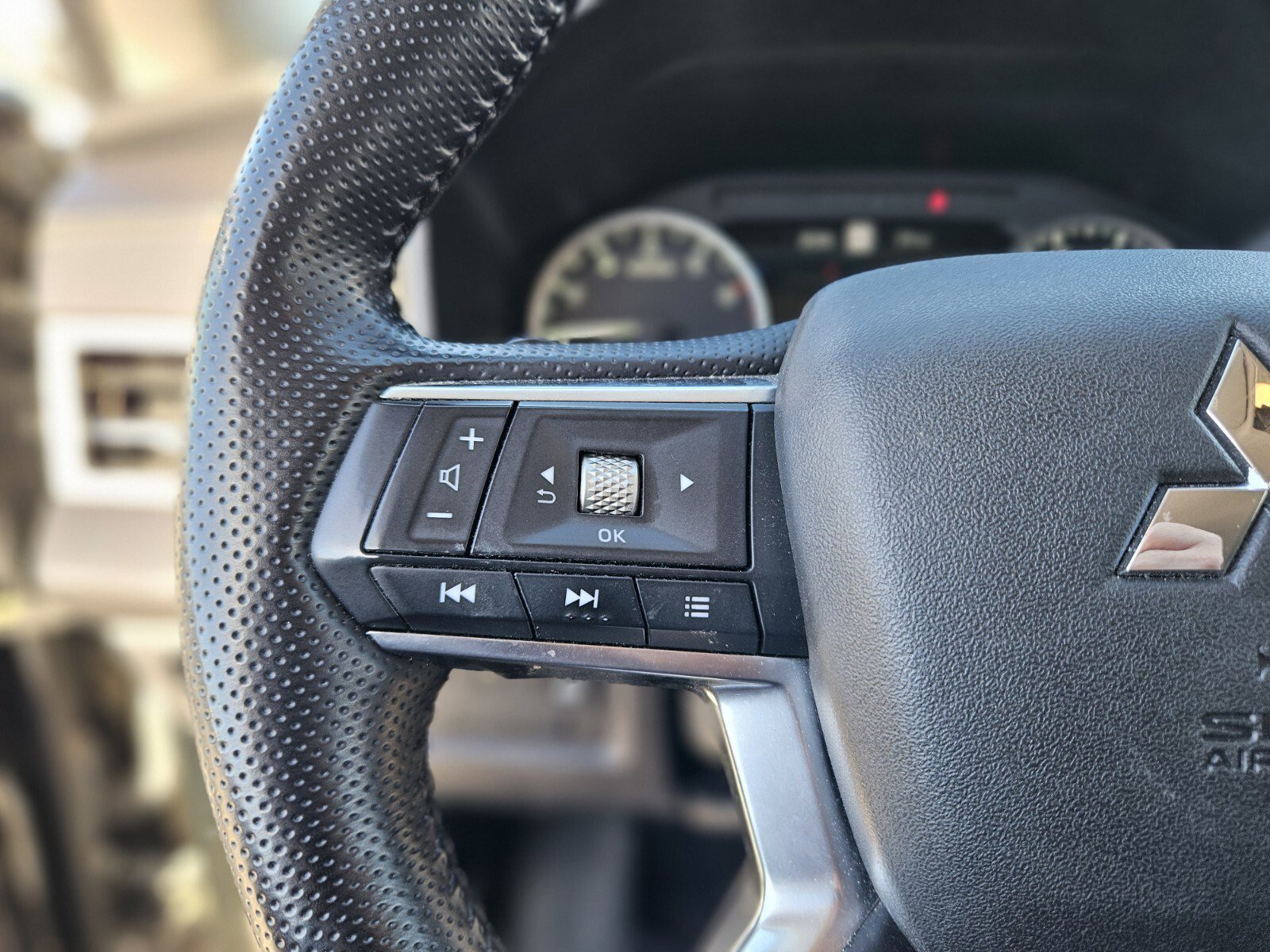 Used 2024 Mitsubishi Outlander SE image 28