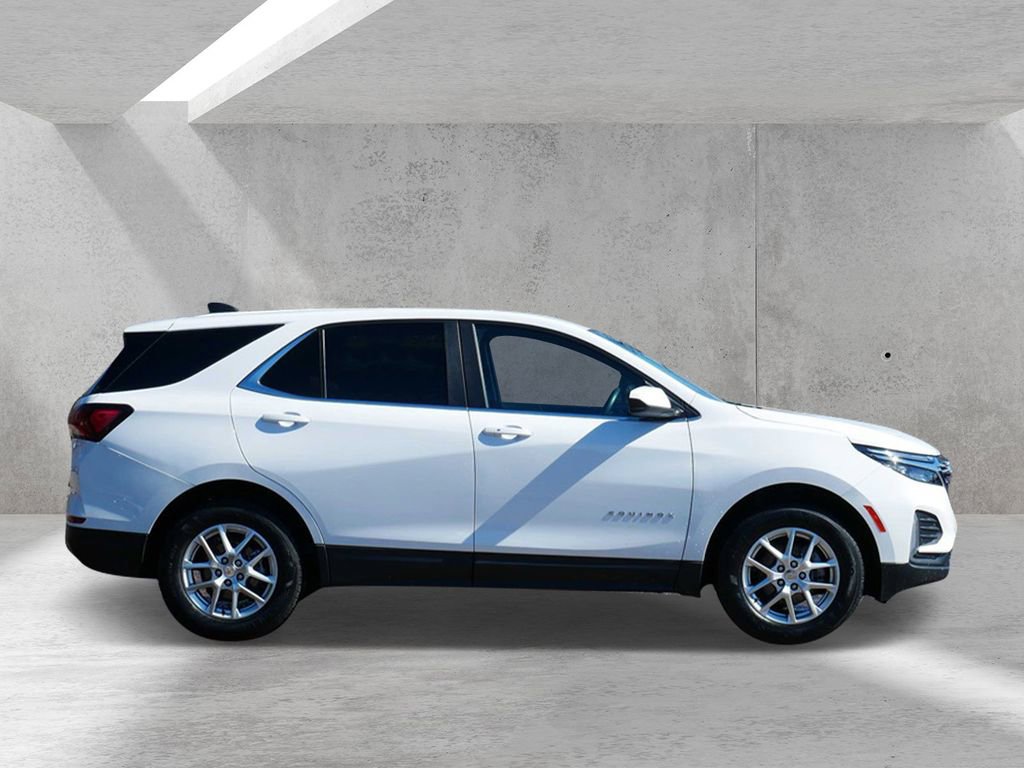 Used 2024 Chevrolet Equinox LT image 2