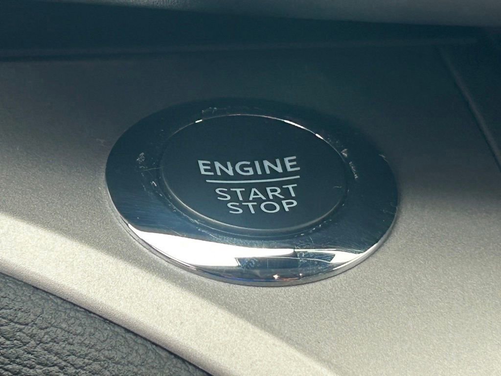 Certified 2022 Ford Explorer XLT w/ Equipment Group 202A image 44