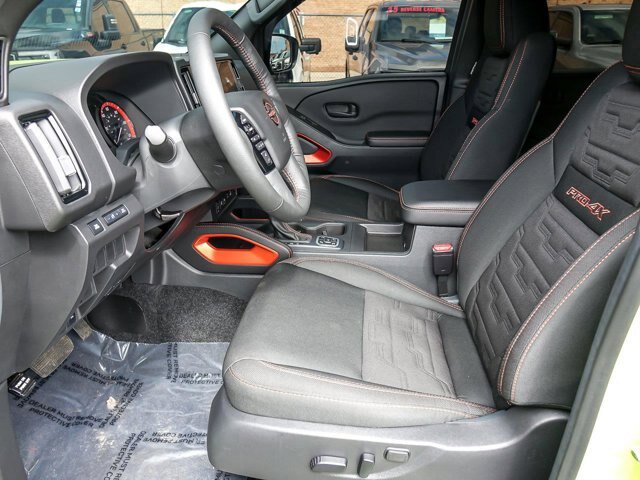 Used 2026 Nissan Frontier PRO-4X w/ Tow Package AWD/4WD image 13