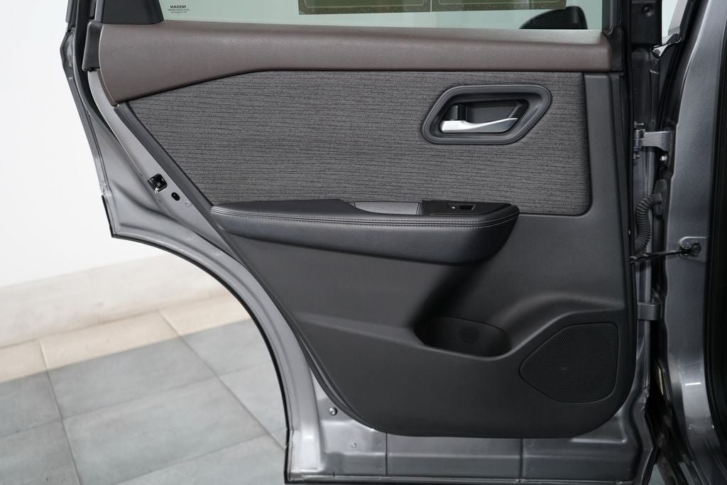 Used 2022 Nissan Rogue SV AWD/4WD image 24