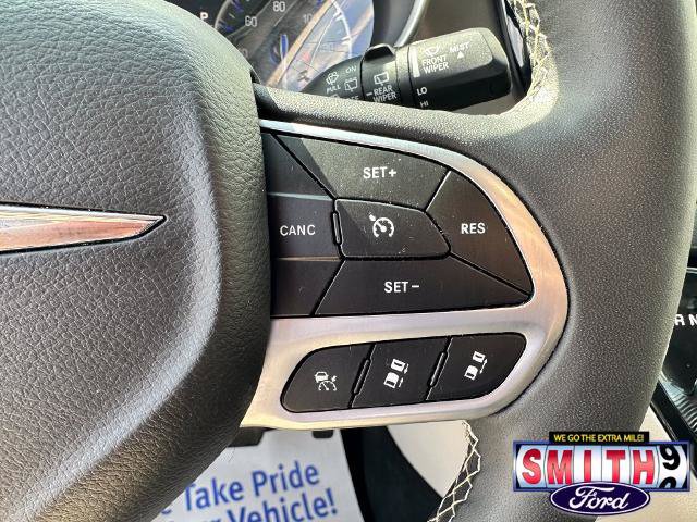 Used 2024 Chrysler Pacifica Touring-L FWD image 20